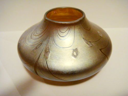 662 - Gold Aurene Iridescent Vase