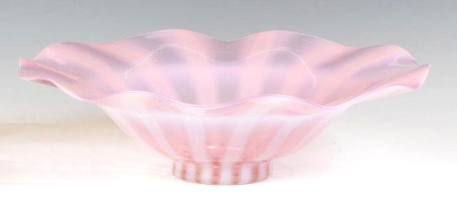 6637 - Oriental Poppy Translucent Bowl