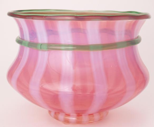 6638 - Oriental Poppy Translucent Vase