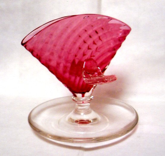 6684 - Gold Ruby Transparent Ash Tray