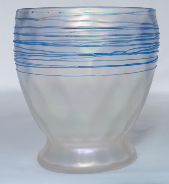 6769 - Verre de Soie Iridescent Bowl