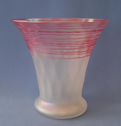 6770 - Verre de Soie Iridescent Vase
