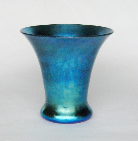 6770 - Blue Aurene Iridescent Vase