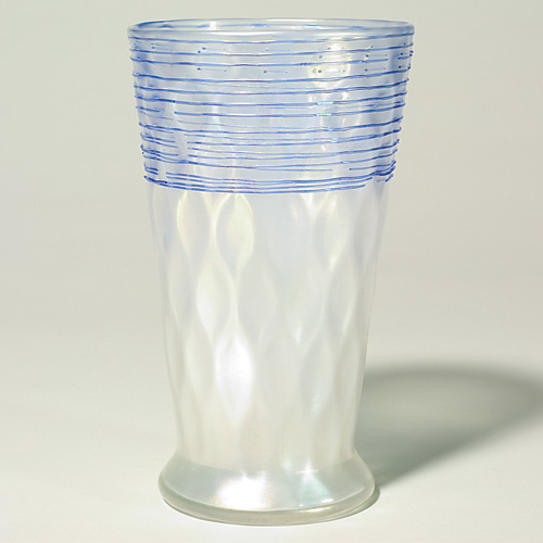 6777 - Verre de Soie Iridescent Vase