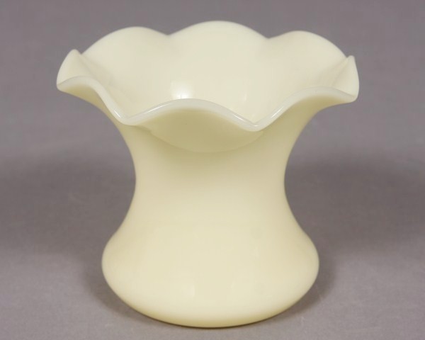 6813 - Ivory Translucent Vase