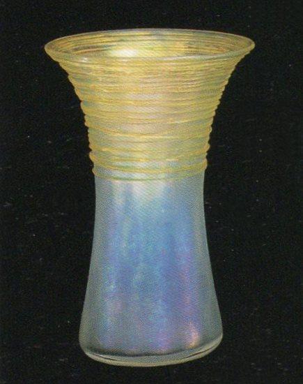 6817 - Verre de Soie Iridescent Vase