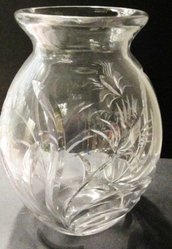 6855 - Colorless Engraved Vase