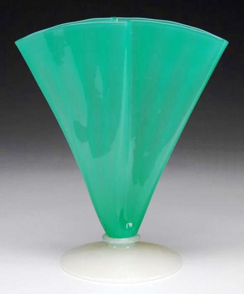 6862 - Green Jade Jade Vase