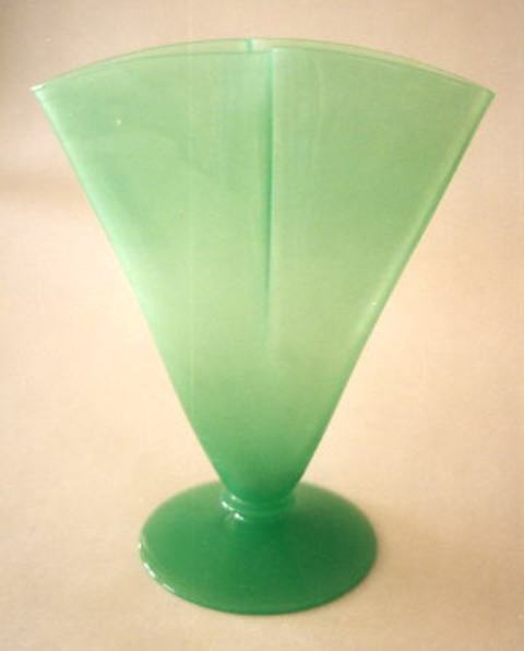 6862 - Green Jade Jade Vase