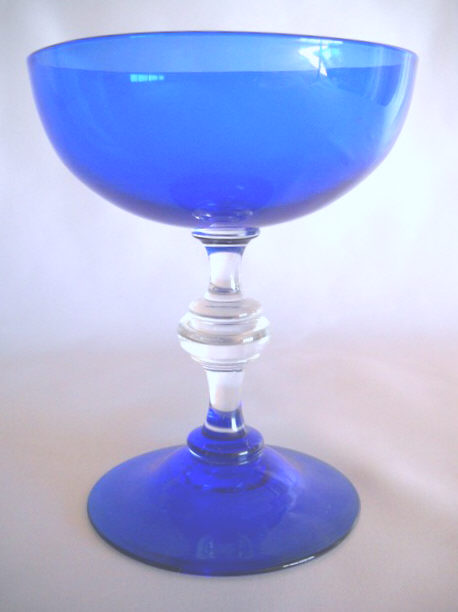 6869 - Flemish Blue Transparent Champagne