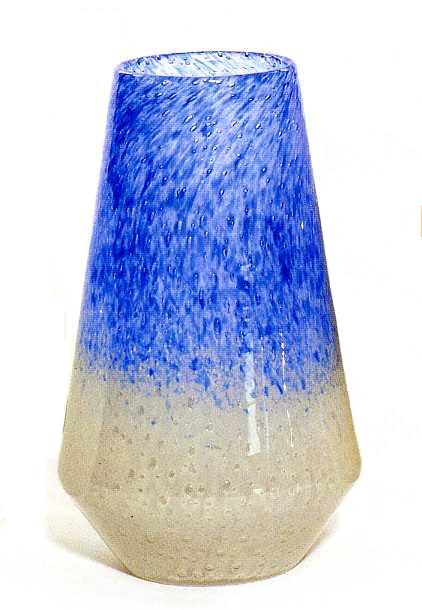 6882 - White Cluthra Cluthra Vase