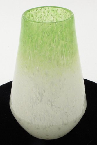 6882 - White Cluthra Cluthra Vase