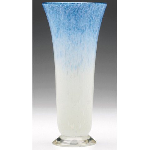 6884 - White Cluthra Cluthra Vase