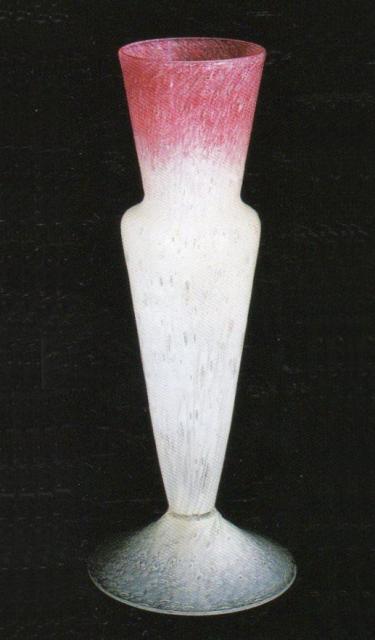 6908 - White Cluthra Cluthra Vase