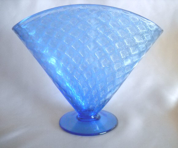 6988 - French Blue Silverina Vase