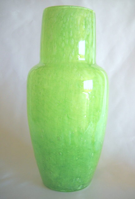 7000 - Green Cluthra Cluthra Vase