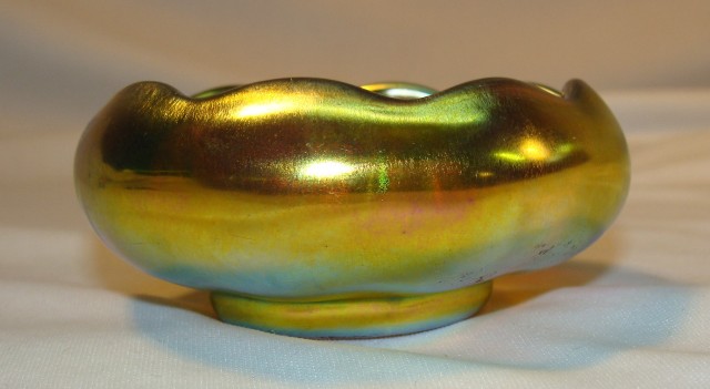 707 - Gold Aurene Iridescent Nut Dish