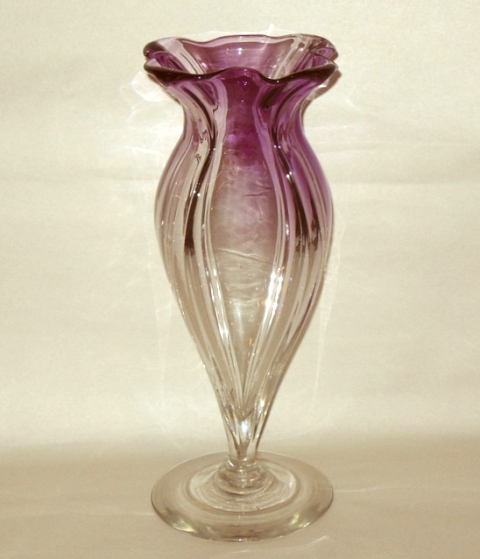 7089 - Colorless Grotesque Vase