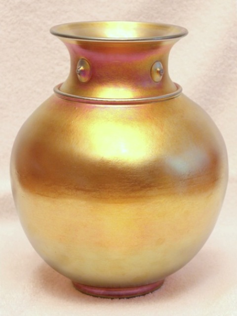 7095 - Gold Aurene Iridescent Vase