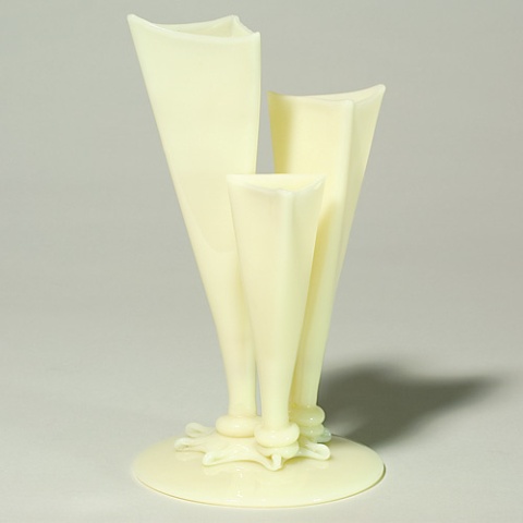 7128 - Ivory Translucent Vase