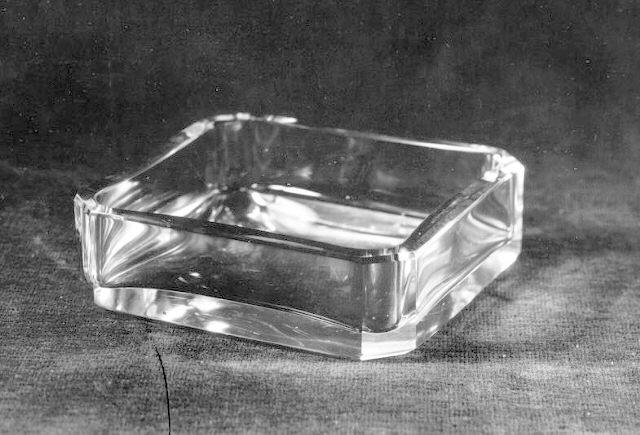 7134 - Unknown Transparent Ash Tray