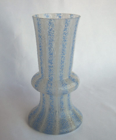 7166 - White Lace Glass Vase