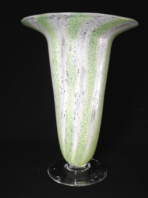 7169 - White Lace Glass Vase