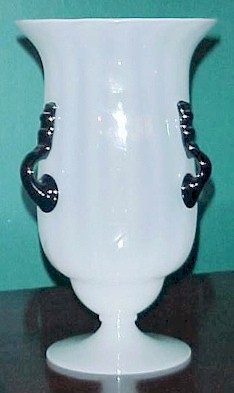 7208 - Alabaster Translucent Vase