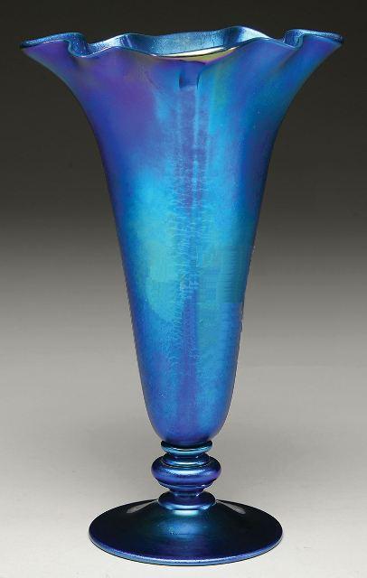 7265 - Blue Aurene Iridescent Vase