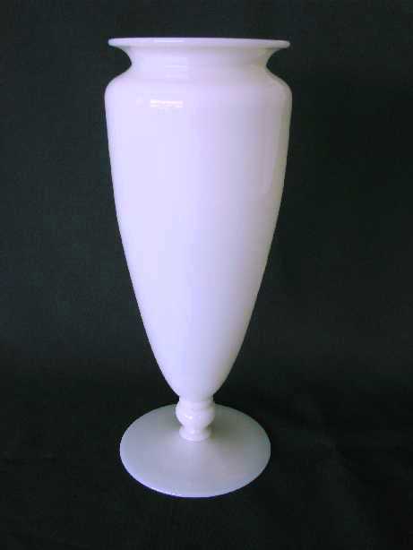 7266 - Ivrene Iridescent Vase