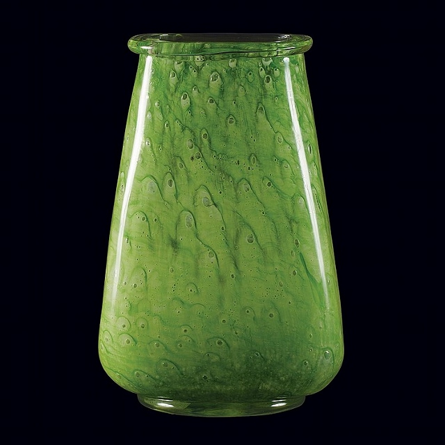 7272 - Green Cluthra Cluthra Vase