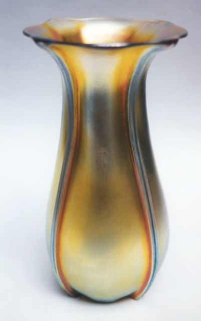 7281 - Gold Aurene Two Line Pillar Vase