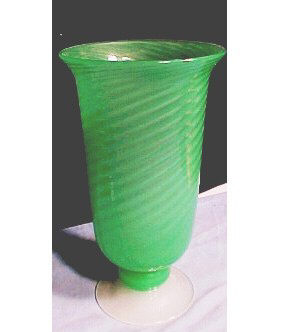 7316 - Green Jade Jade Vase