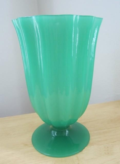 7331 - Green Jade Jade Vase