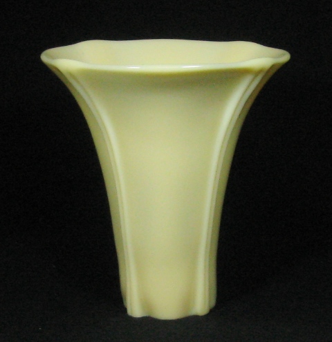 7363 - Ivory Two Line Pillar Vase