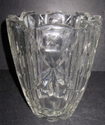 7367 - Colorless Engraved Vase