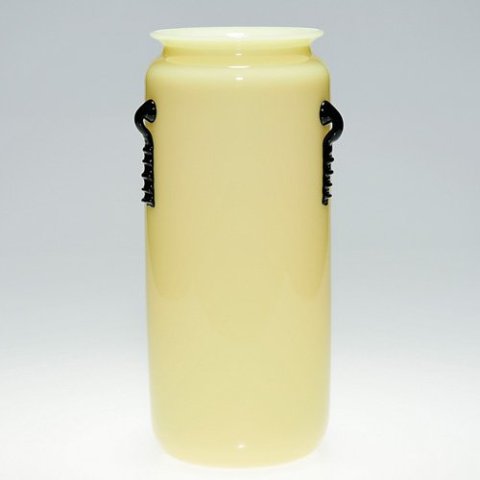 7414 - Ivory Jade Vase