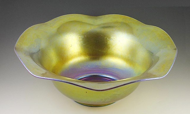 7423 - Gold Aurene Iridescent Bowl