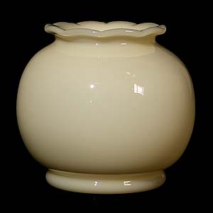 7427 - Ivory Translucent Vase