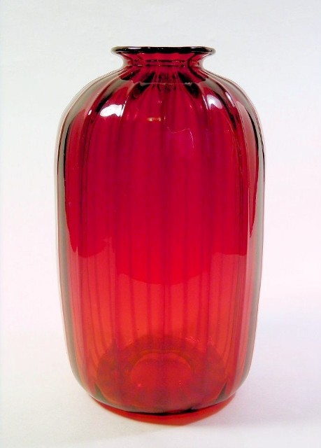 7432 - Selenium Red Transparent Vase
