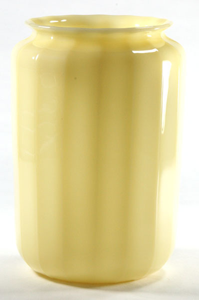 7436 - Ivory Translucent Vase