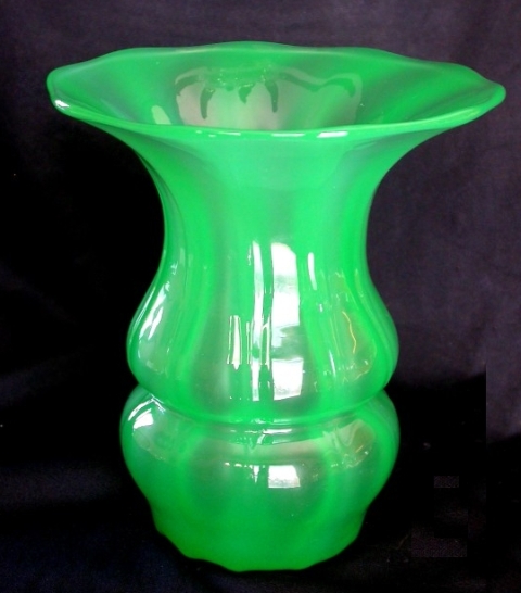 7447 - Green Jade Jade Vase