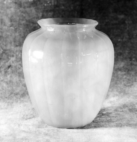 7451 - Unknown Translucent Vase