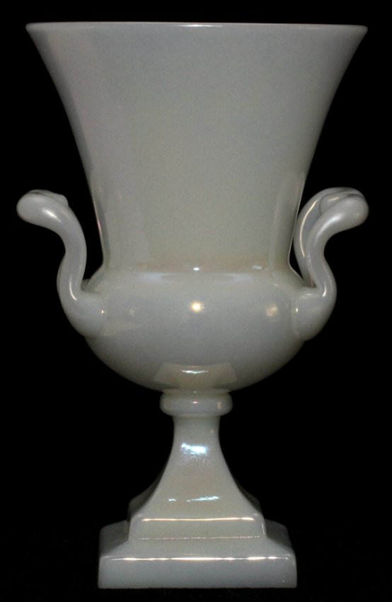 7468 - Ivrene Iridescent Vase