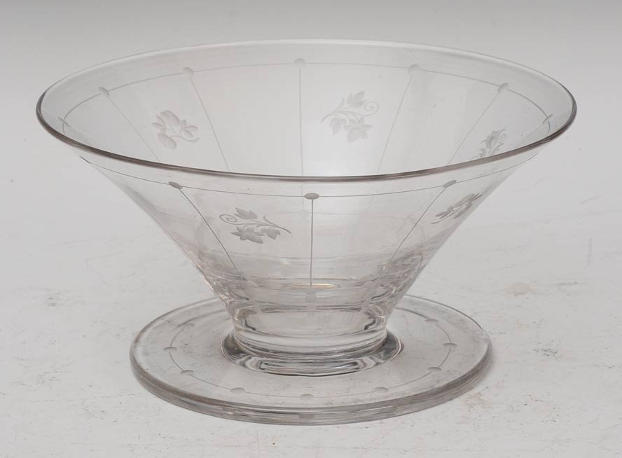 7481 - Colorless Engraved Bowl