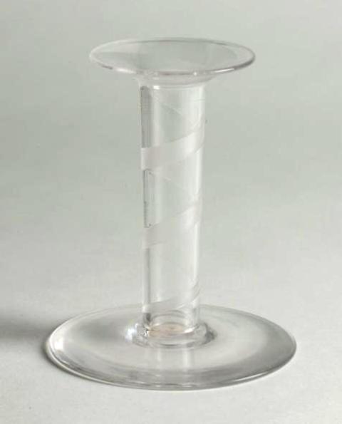 7486 - Colorless Engraved Candlestick