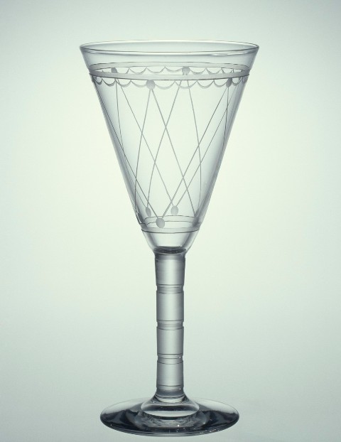 7486 - Colorless Engraved Goblet