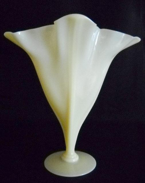 7490 - Ivory Grotesque Vase