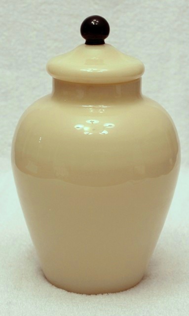 7502 - Ivory Translucent Covered Vase
