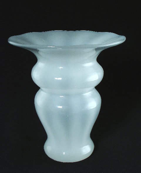 7536 - Alabaster Translucent Vase